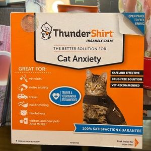 Thunder shirt for cats - Small, solid gray